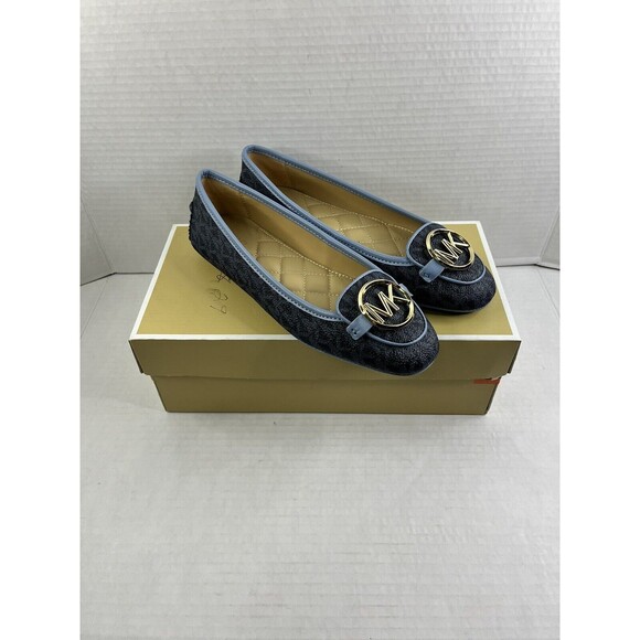 NEW IN BOX NIB MICHAEL KORS LILLIE MOC ADMIRAL PALE BLUE FLATS SIZE 5.5 - Picture 2 of 9